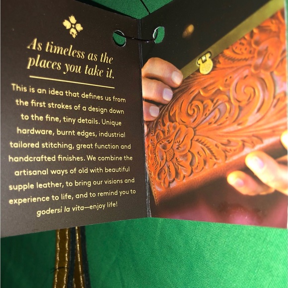 Authentic NWT Gorgeous One Of A Kind Patricia Nash Savena First Bloom Wristlet - Picture 12 of 14